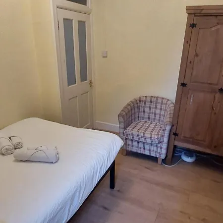 4 Bedroom Apartment & 2 Bedroom Apartment Londra Esterno foto